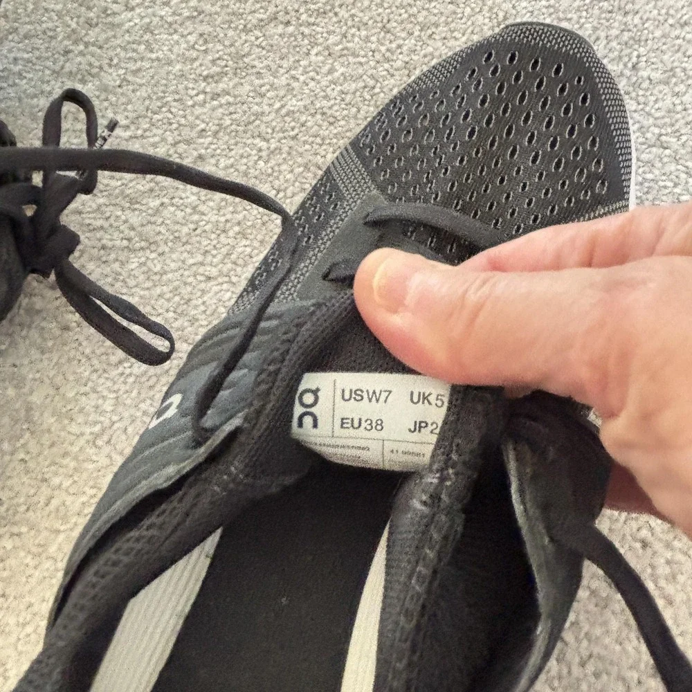 On Cloudswift Running Shoes Womens 7 Black Mesh Cushioned Sneaker Gym Training‎